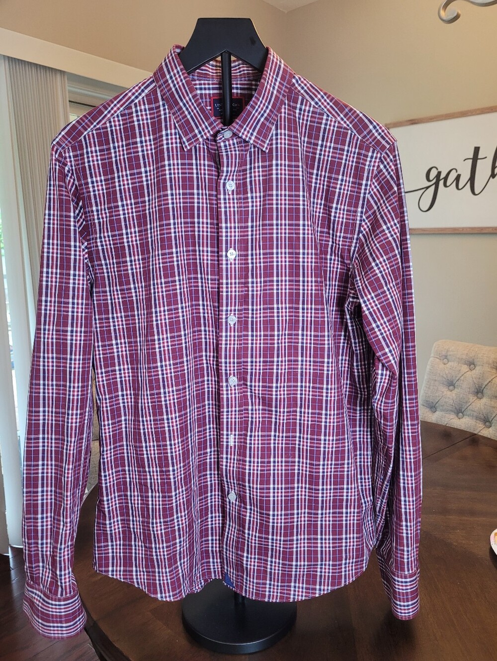 Untuckit Men's Burgundy Plaid Button-Up Shirt.  Size Medium